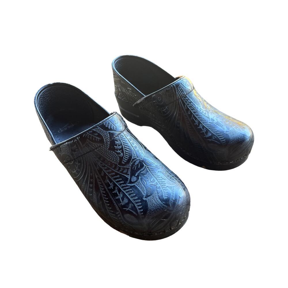 Dansko Professional Women Shoes sz 39 Black Tooled Embossed Leather Slip On Clog